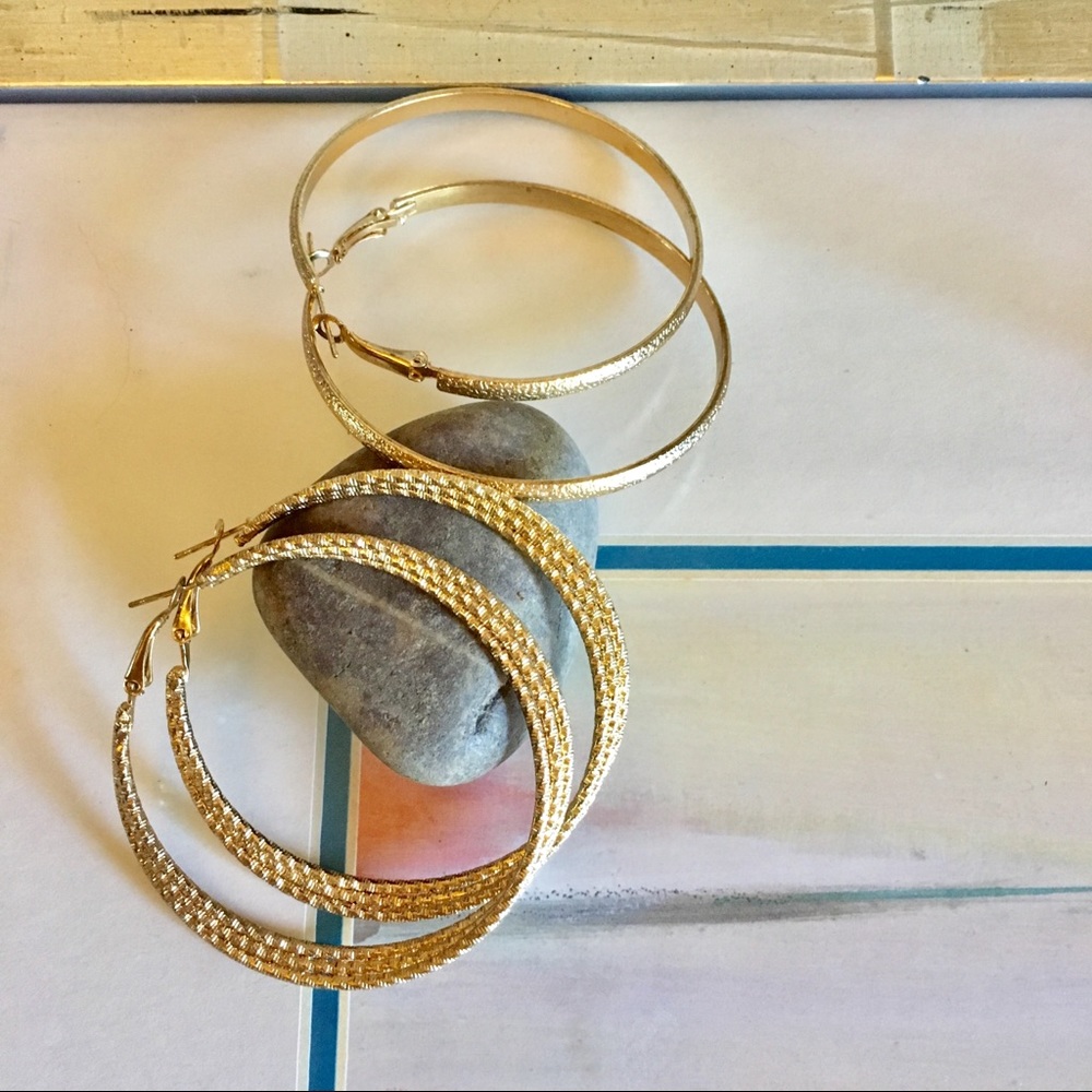 NWOT 2 pair’s of gold hoop earrings